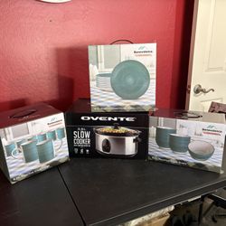 Play Mugs And Bowls and A 3.5 Liter Slow Cooker/Crockpot