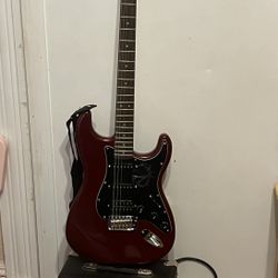 Squier Stratocaster + Fender Frontman 15G Amp Bundle — Like New