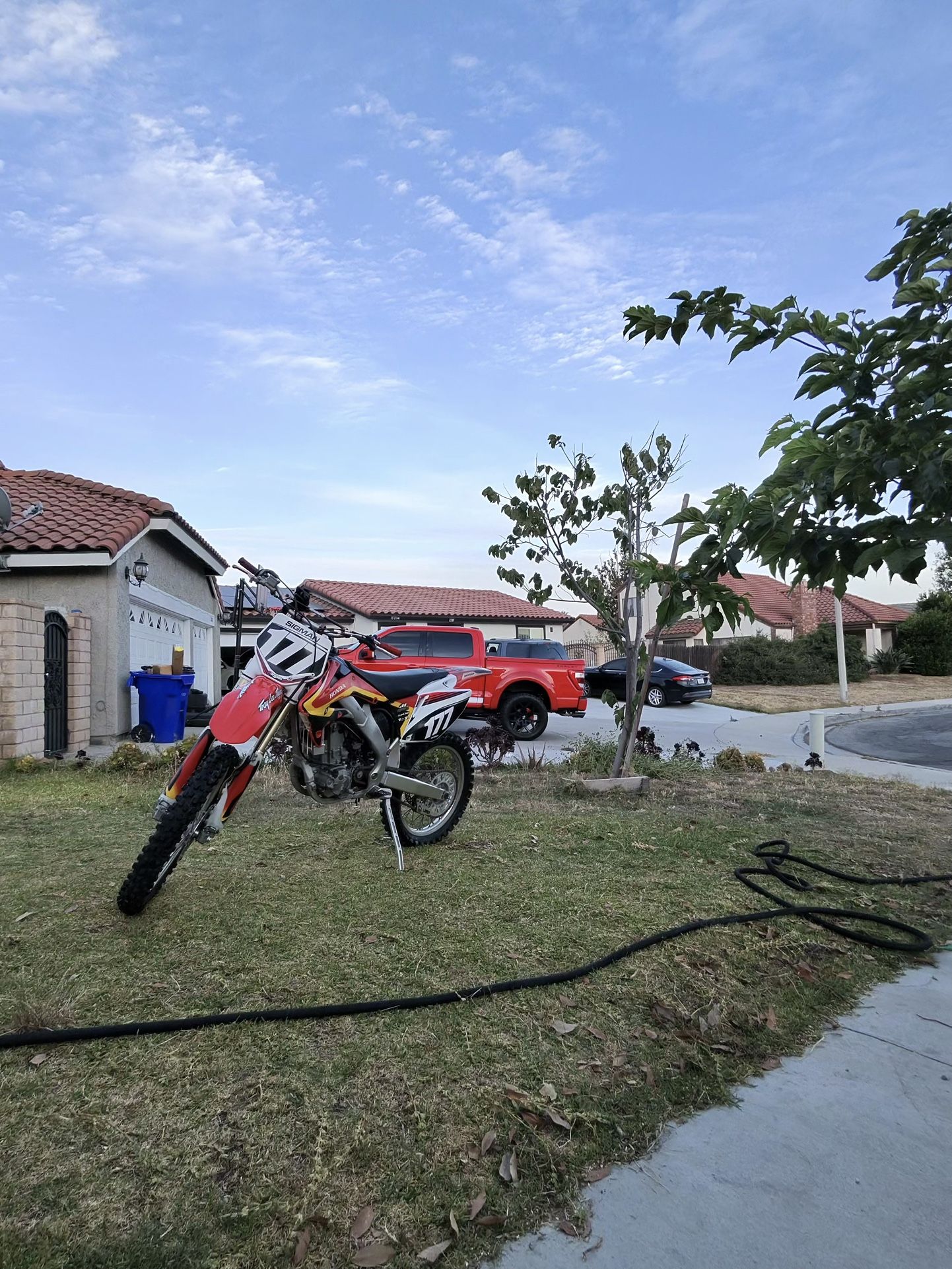 2007 Honda CRF250R - Clean Title - 2027 Tags - Low Hours