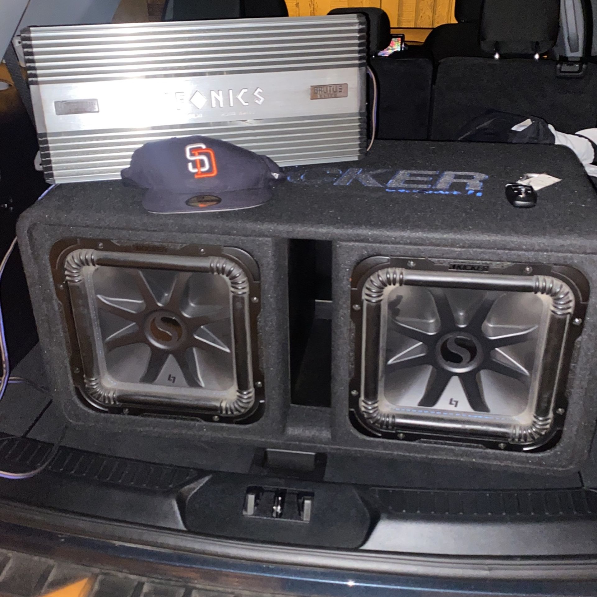 Car Audio Kicker L7 12” X’s 2 In Custom Box Fit In Camry With Amp