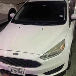 2015 Ford Focus 4d Sedan 