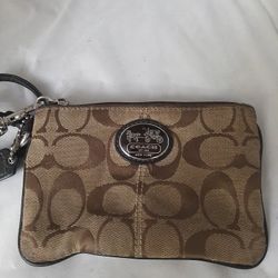 Coach Zip Wristlet Zip Kahaki