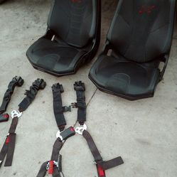 CAN-AM Seats And Safety Restraints