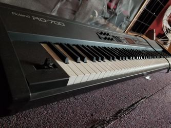 Piano Roland RD700
