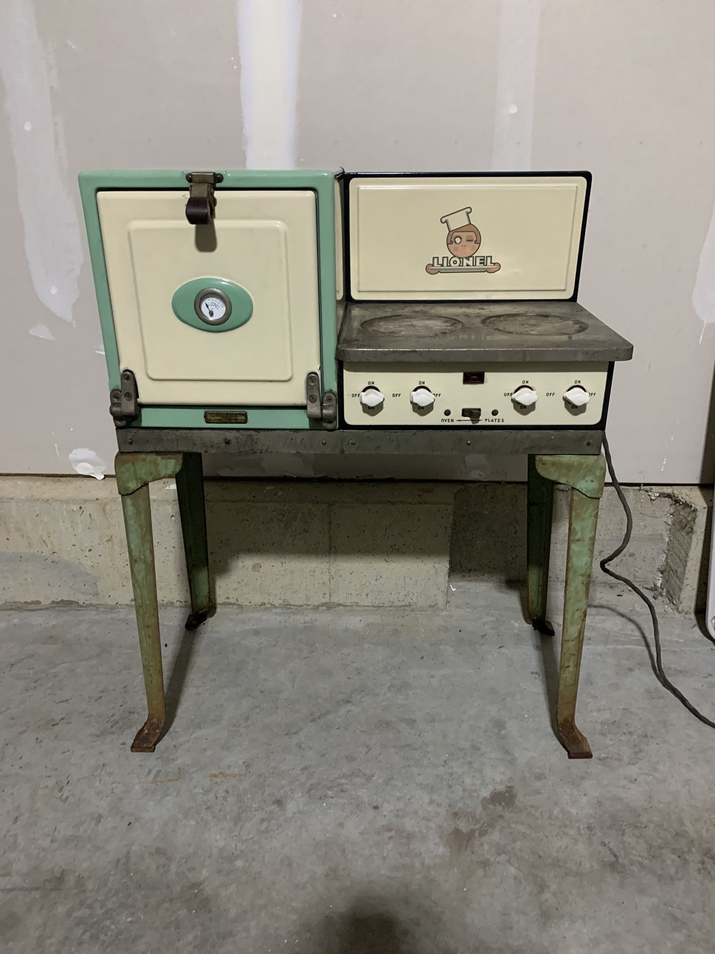 1932 Lionel Child’s Stove