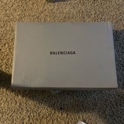 Pink And White Balenciaga Size 7-Uur Size 40