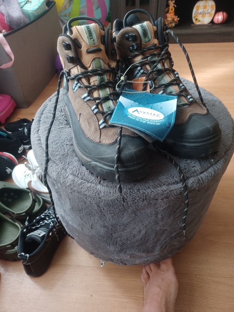 Converse chuck taylor's And Sorel Waterproof
