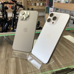 Apple iPhone 15 Pro Max 256GB Unlocked Natural Titanium And White Titanium $90 Initial Payment 