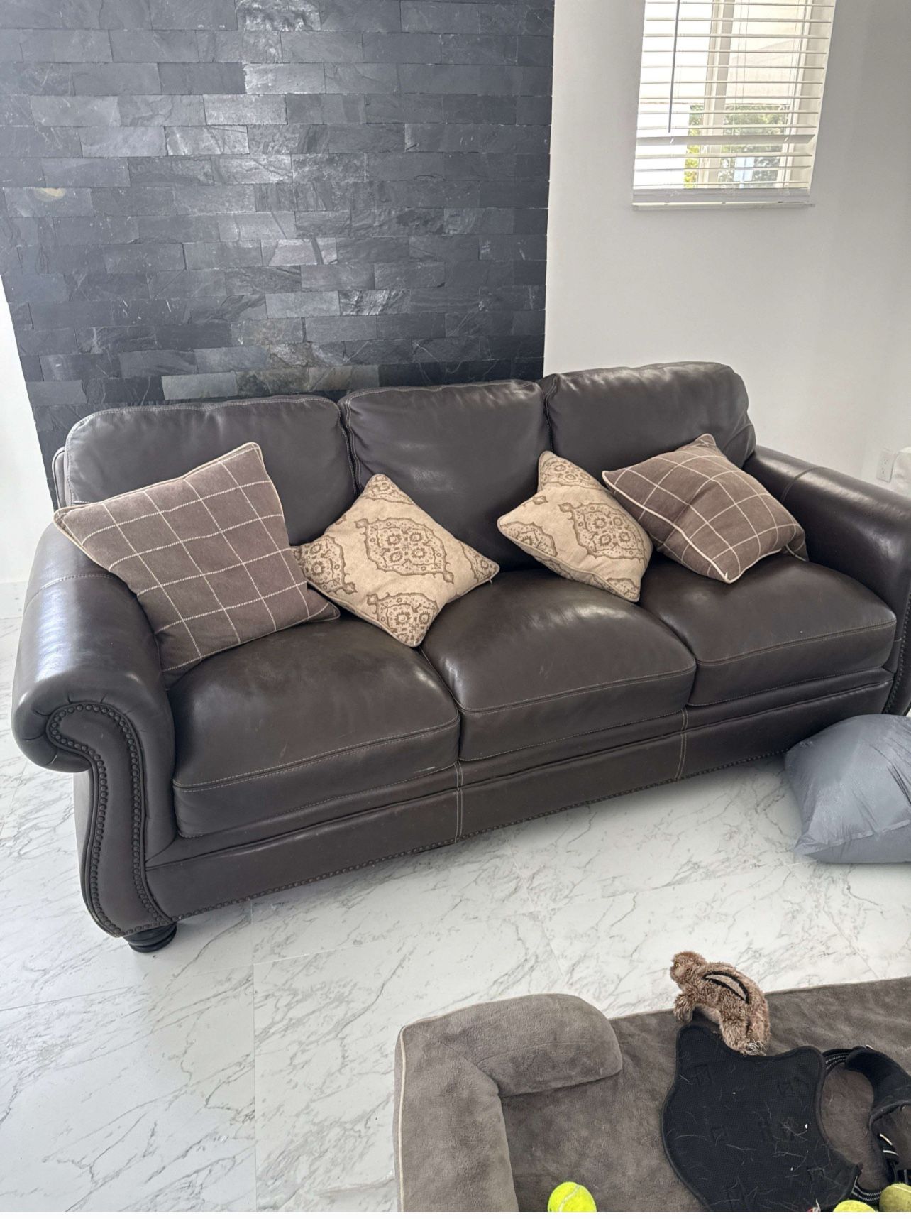 Brown Leather Couch – Excellent Condition