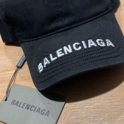Balenciaga hat BRAND NEW