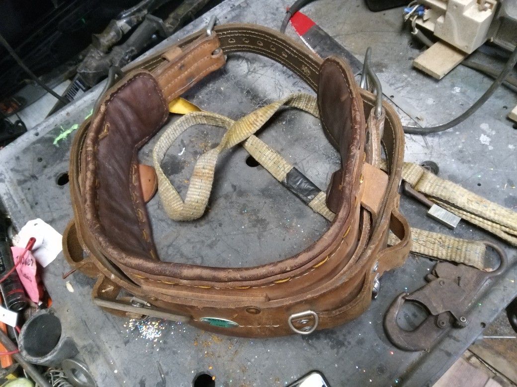 300$ Climbing Belt1