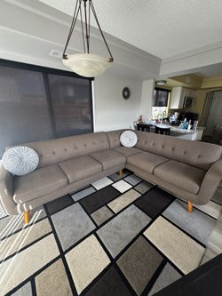 Modern L-shaped sectional couch