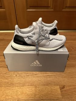 Women’s Ultra boost DNA Size 8