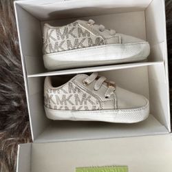 Michael Kors Logo Baby Soft Bottom Shoes SZ 3
