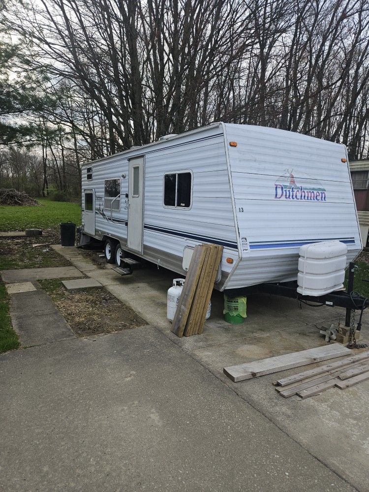 27 Ft Dutchman Pull Behind RV