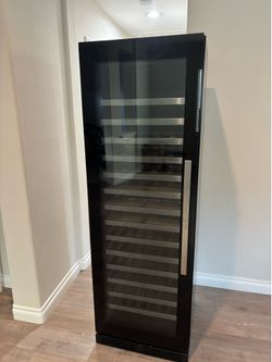 Wine Enthusiast Prestige Single Zone 22.5” Counter-Depth Smart Wi-Fi Wine Cellar Left Hinge Full Glass Door