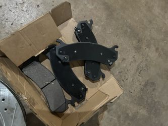 Front Brake Pads  GMC Sierra Silverado