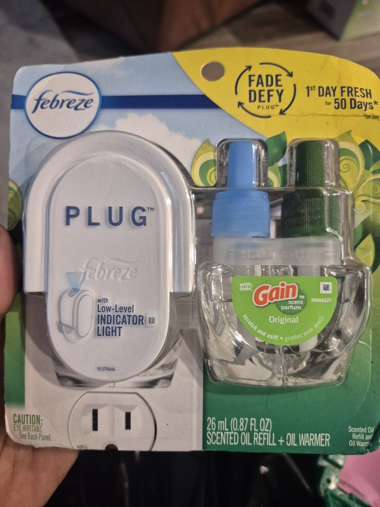 Febreeze plugin base and refills