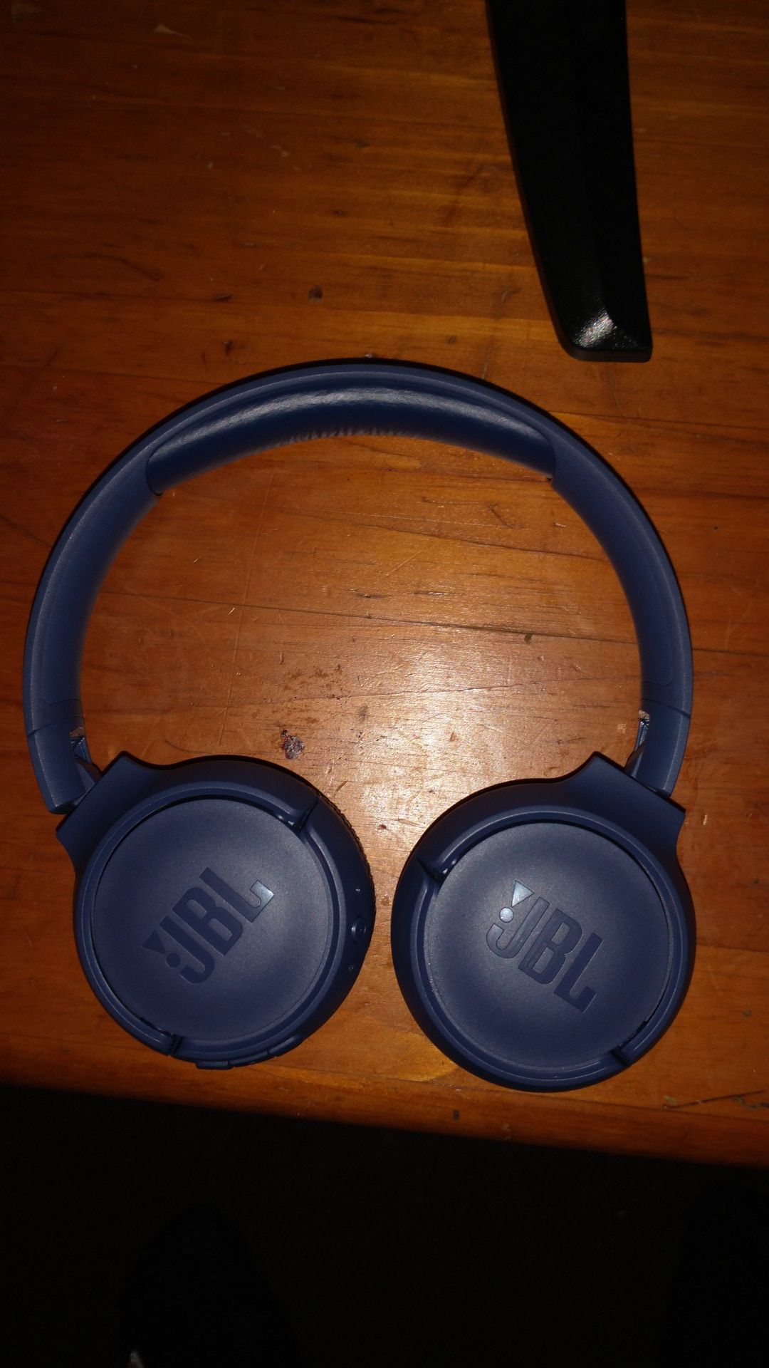 JBL bluetooth headphones and Bluetooth speaker