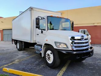2020 HINO 268 BOX TRUCK 26' LIFTGATE.