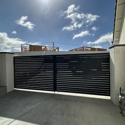 Side Double Gate