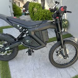 2025 Rawrr Mantis Mini R17 Bike