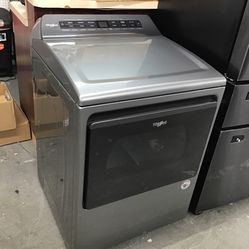 New Scratch And Dent Whirlpool Dryer. 1 Year Warranty 