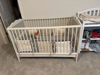 White Wood Baby Crib with changing table