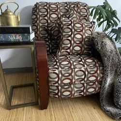 Almost New Recliner With Cushions. Moving sale. Cash And Carry