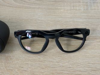 Oakleys Meta Glasses
