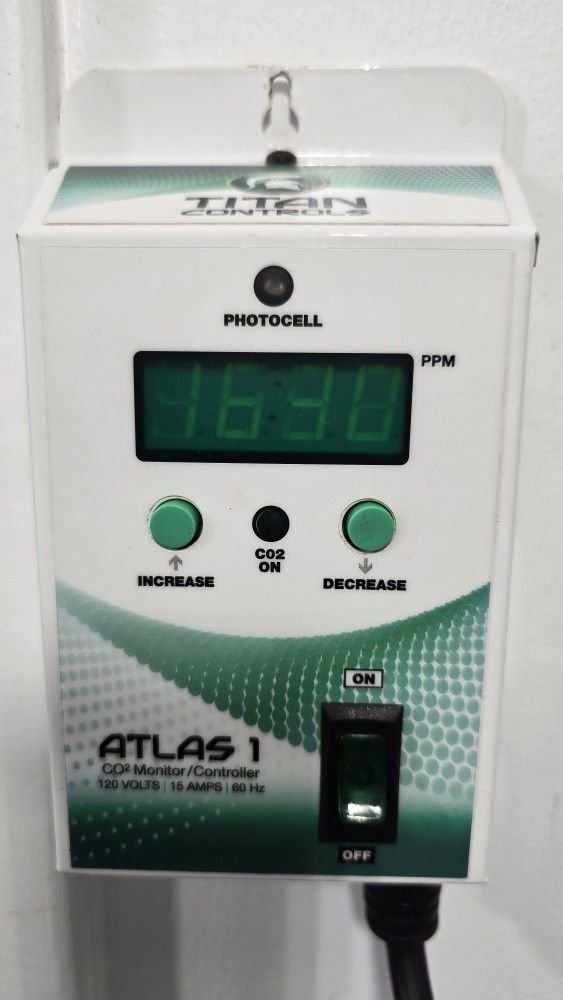 Titan Co2 Controller and Regulator