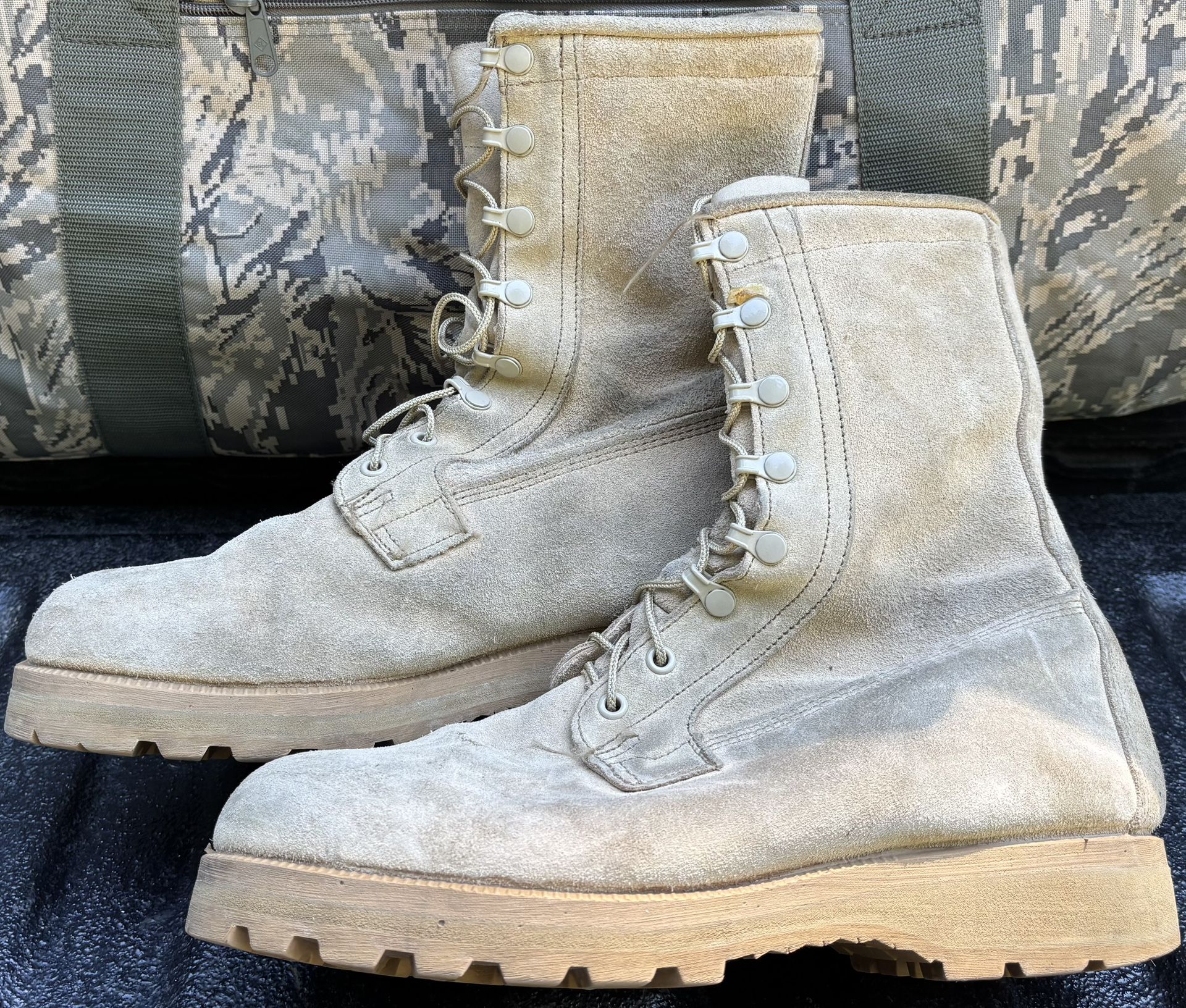Military Surplus GoreTex Combat Boots, Men's Size 9.5