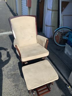 Rocking chair and ottoman