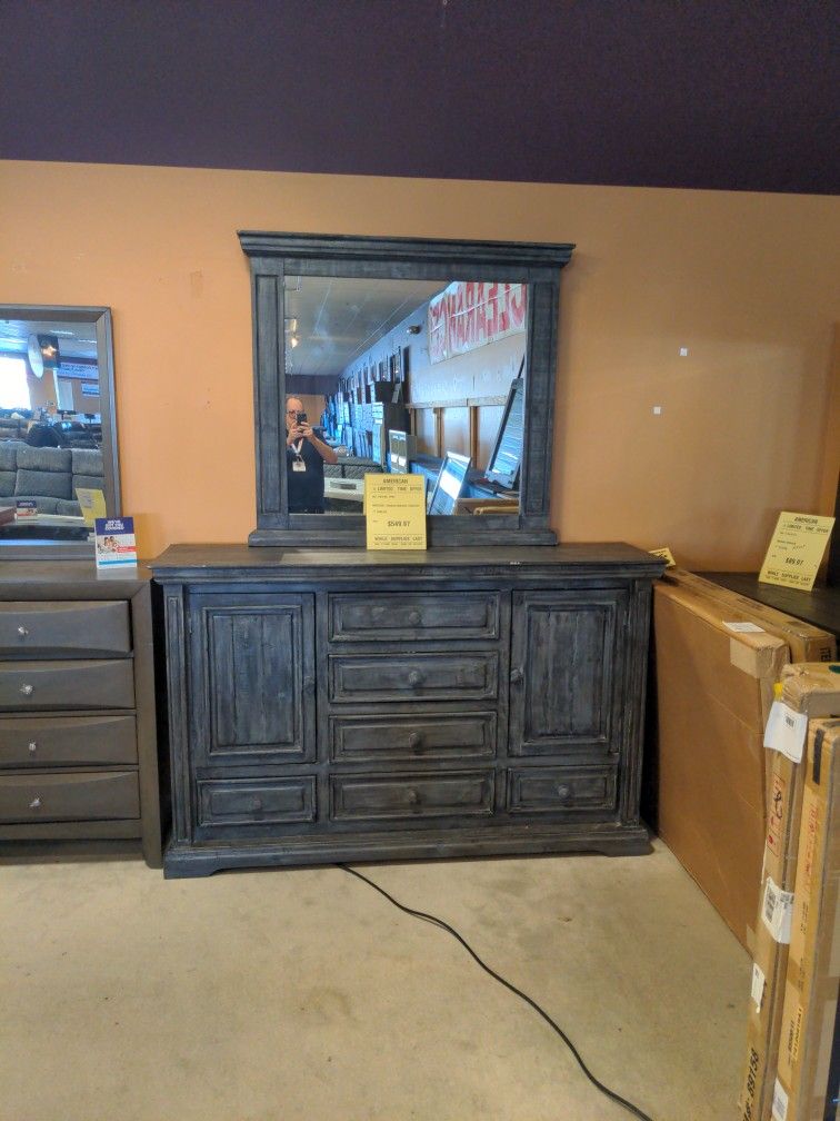 Condesa Dresser + Mirror