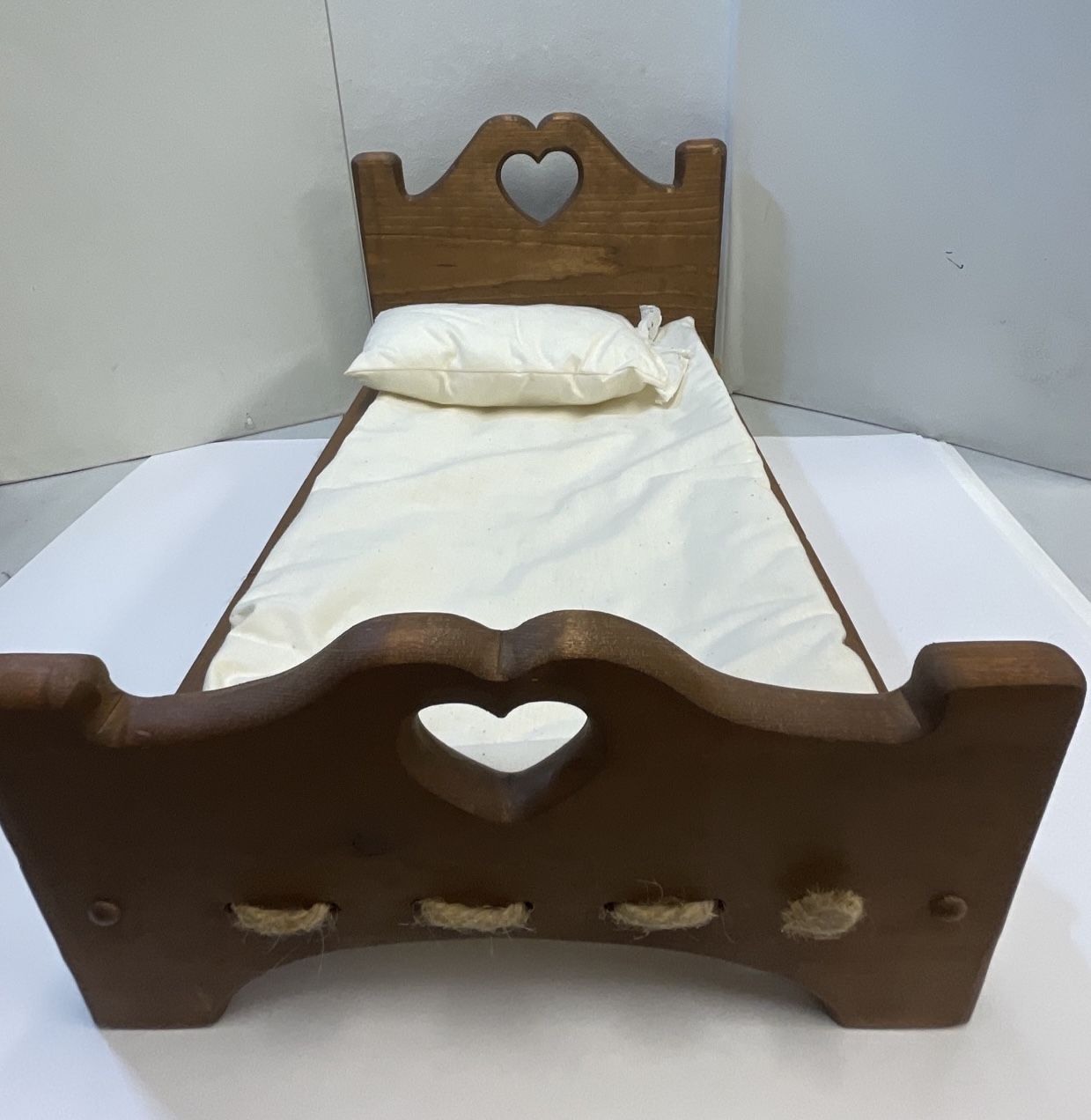 Vintage AMERICAN GIRL DOLL Wood ROPE BED & MATTRESS Heart Cutout - Brown