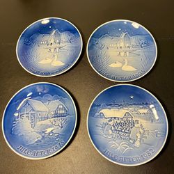 Royal Copenhagen 1(contact info removed) 1982 4 Blue White Jule After Christmas Collector's Plates, 7" 