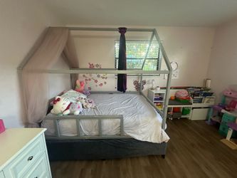 Full size Wooden House Bed-frame