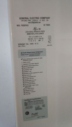 GE Profile Bottom-Freezer Refrigerator PDS20SCPBLSS