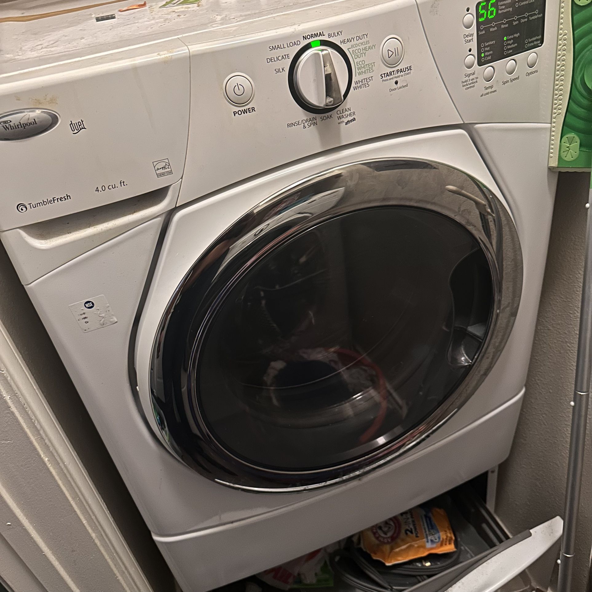 Whirlpool 4.0 cu ft Front Load Washer/Dryer Set