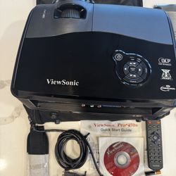 Viewsonic Pro8450w Projector-Excellent Condition- Movies At Home!