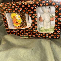 GET READY FOR HALLOWEEN NEW IN BOX 