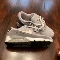 2 Nike Air Trainers 1 Air Max 90 1 New Balance