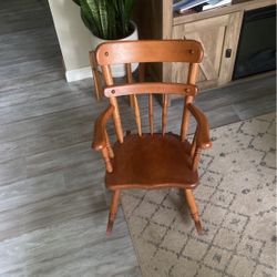 Little Kids Rocking Chair 