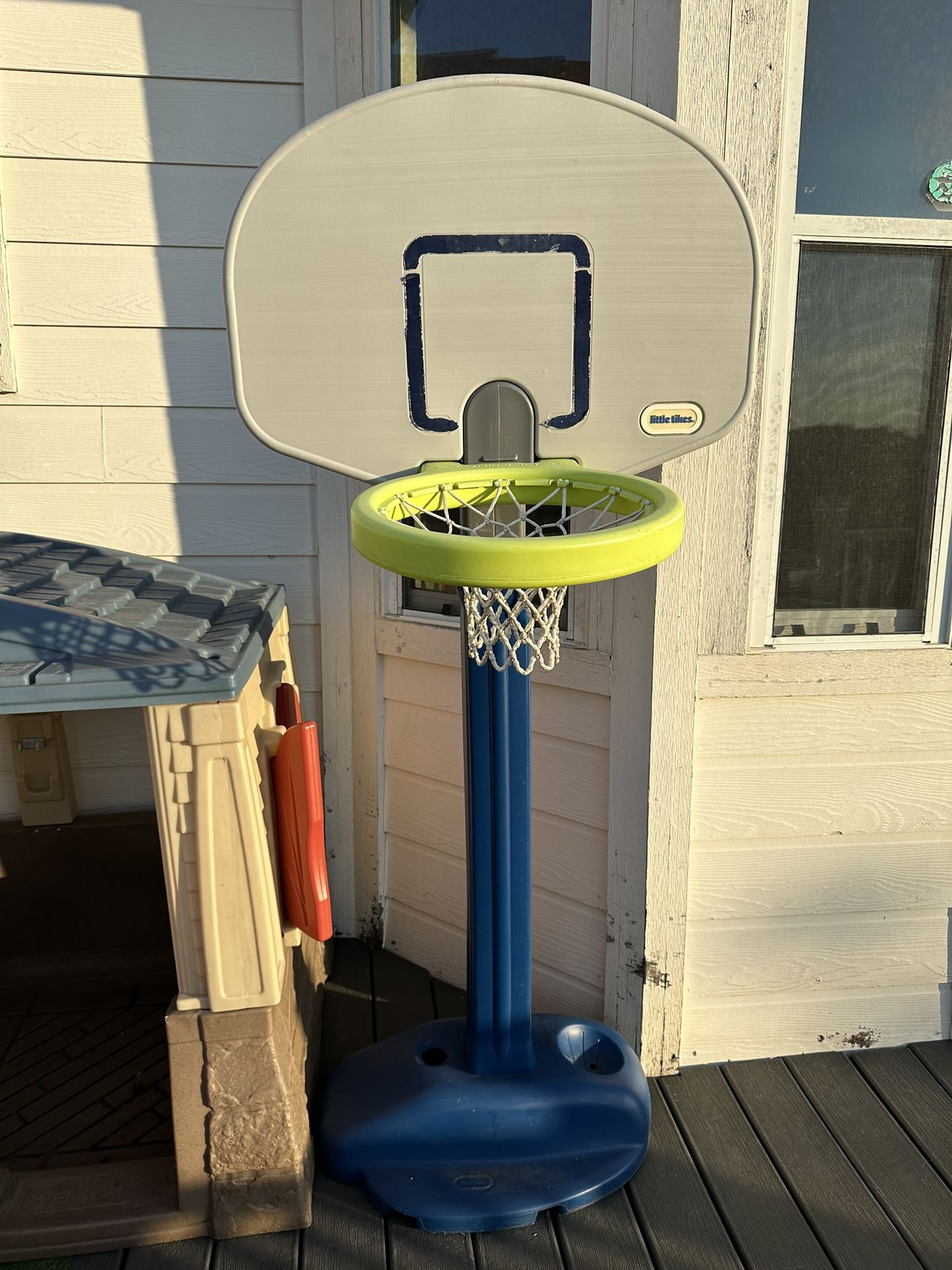 Basketball Hoop With Ball 🏀 