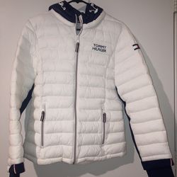 Tommy Hilfiger water resistant lightweight puffer jacket size medium