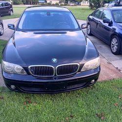 Black BMW 750i
