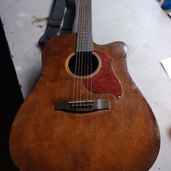Acoustic Guitar Full Adult Size. Metal Strings.
