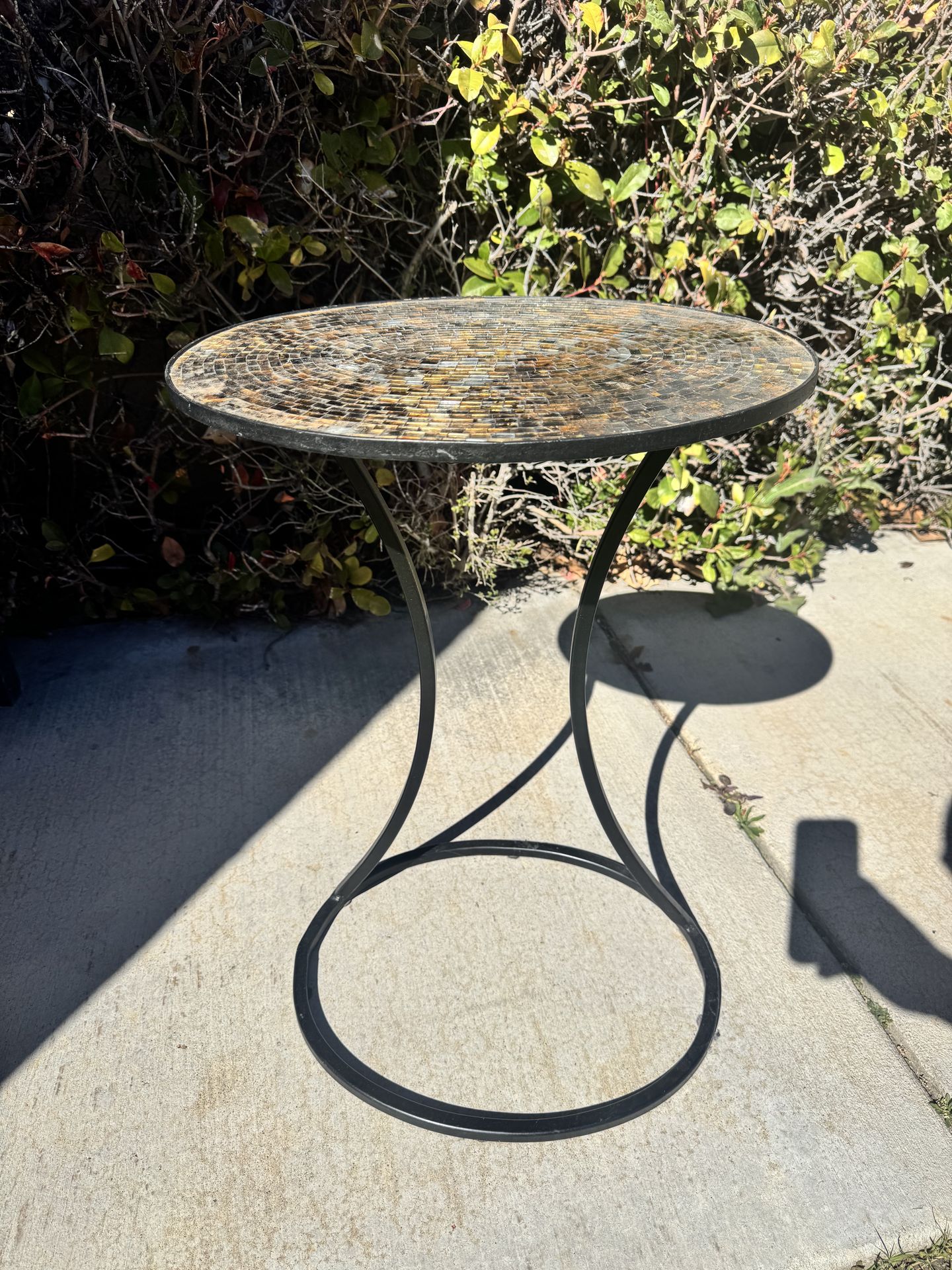 OUTDOOR SIDE TABLE