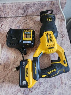 Zozo Dewalt  with new battery and charger firm price