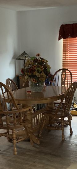 Amish Made Oak Table, Chairs, Hutch